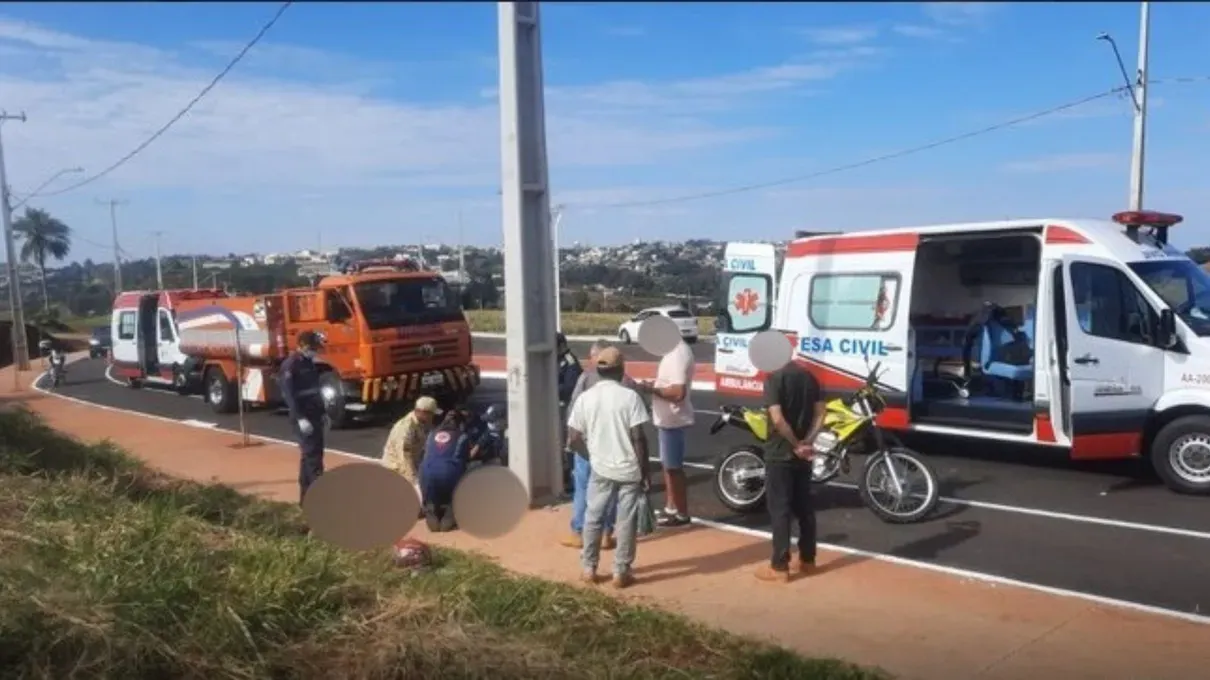 Motociclista morre após colisão violenta com poste em Jandaia do Sul