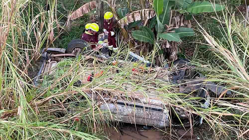 Grave acidente com religiosos interdita a Serra do Cadeado em Mauá da Serra