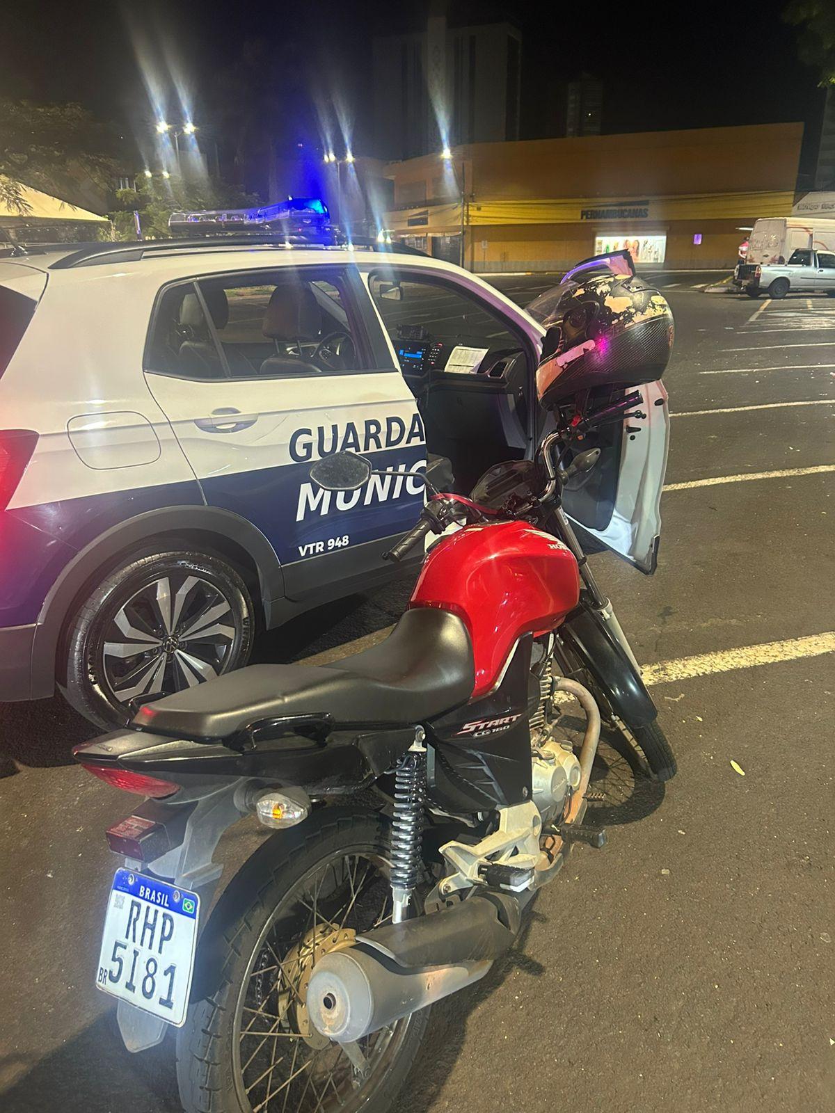 Condutor embriagado é flagrado fazendo manobras perigosas e avançando sinal vermelho em Apucarana