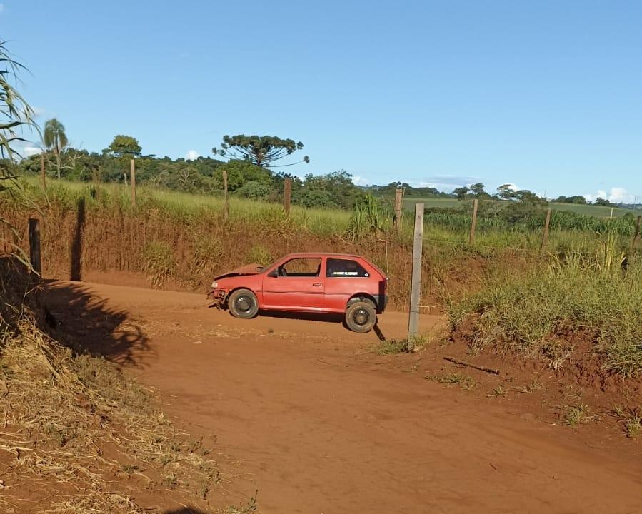 Acidente entre carro e moto deixa ferido em Faxinal