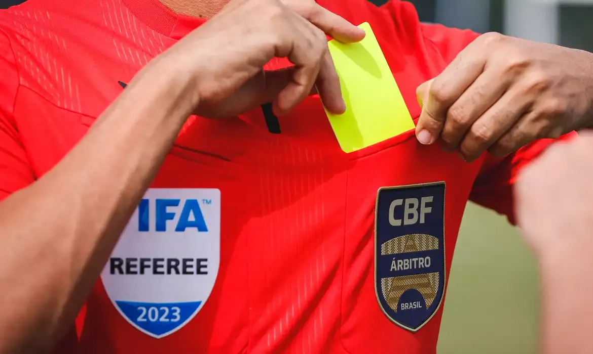CBF lança primeiro modelo de arbitragem profissional no futebol brasileiro