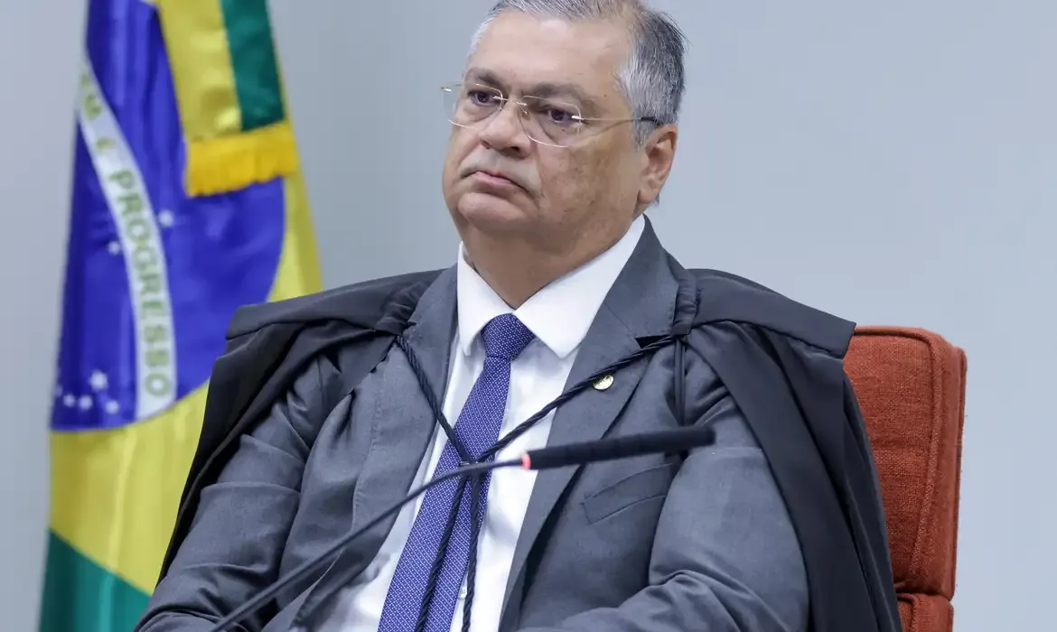Dino proíbe emendas para entidades ligadas a parentes de parlamentares
