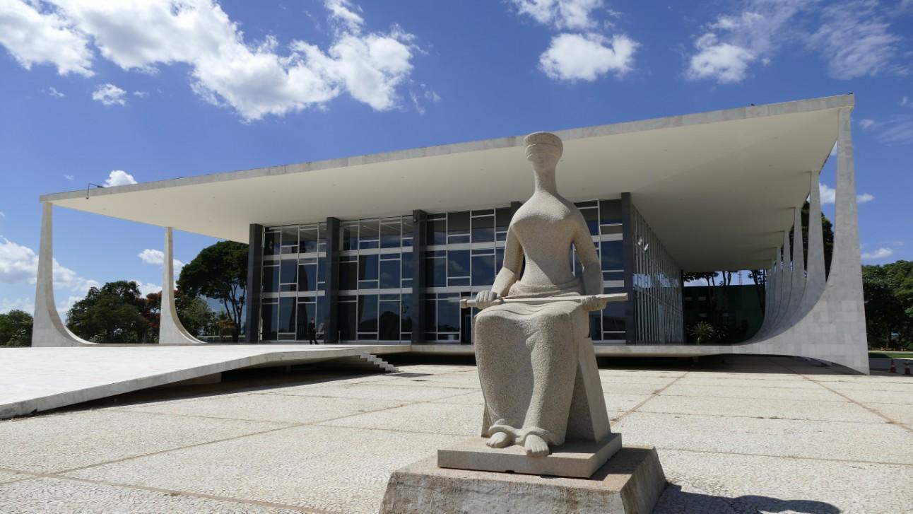 Parentes de ministros atuam em milhares de processos no STF e STJ