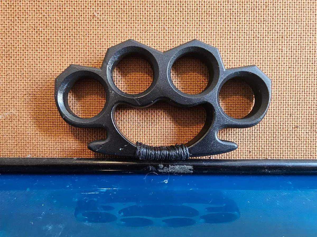 Polícia apreende soco inglês após briga em Lunardelli