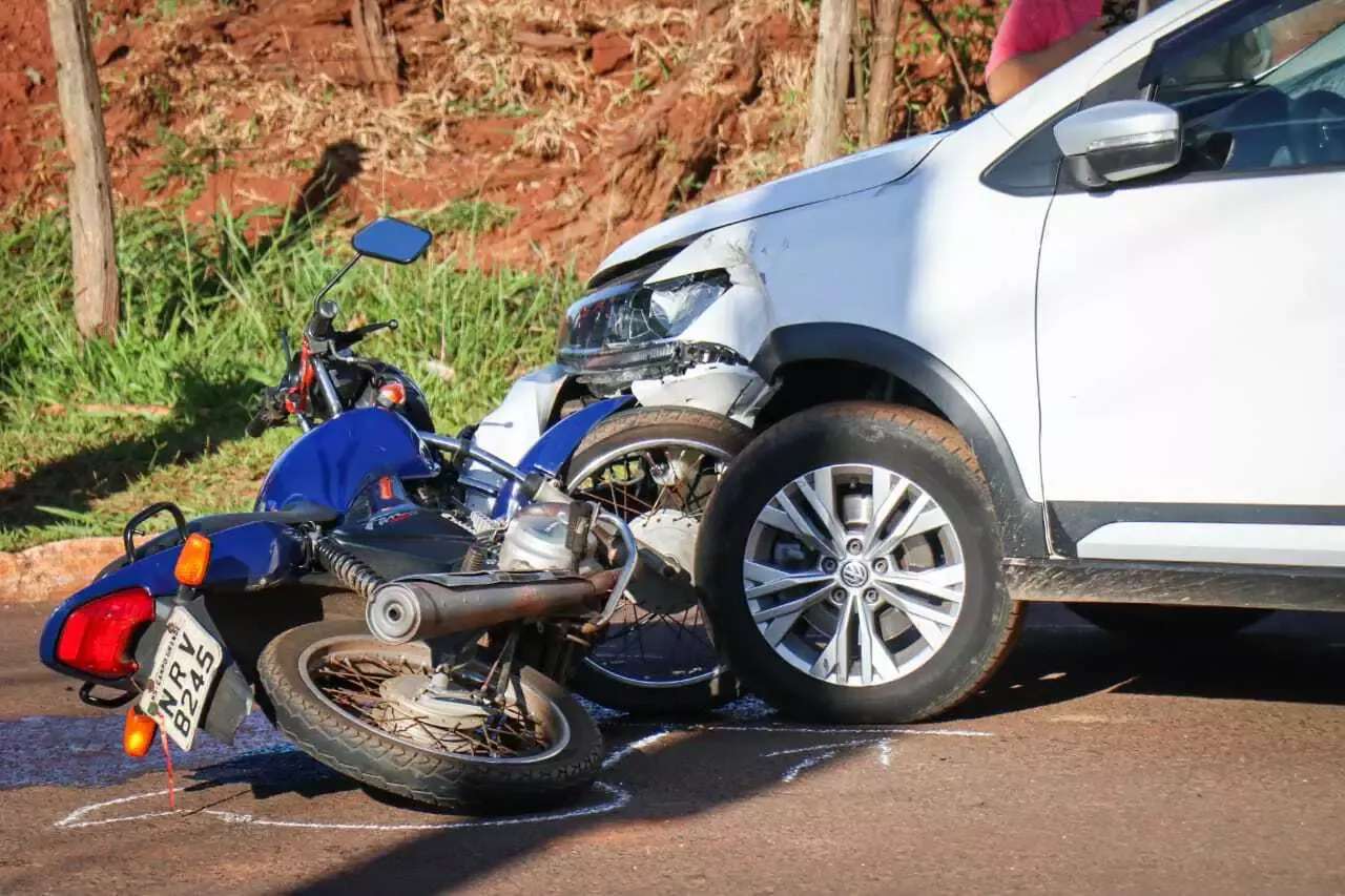 Acidente de trânsito deixa dois feridos em Apucarana