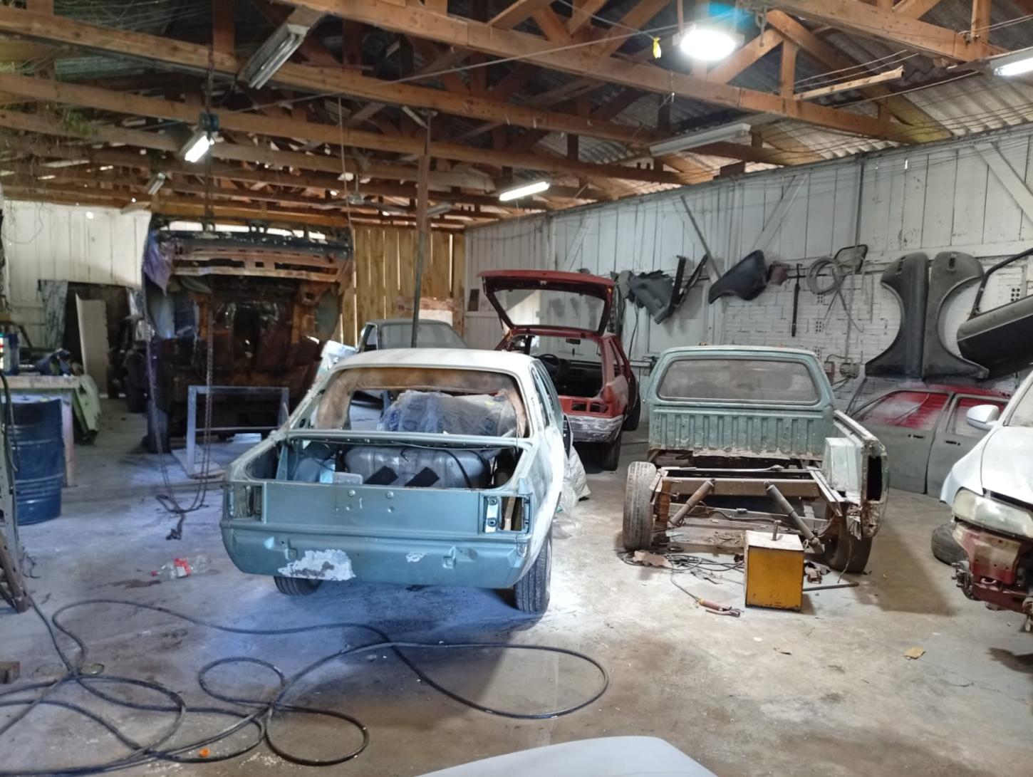 Carro e ferramentas são levados de oficina de Apucarana