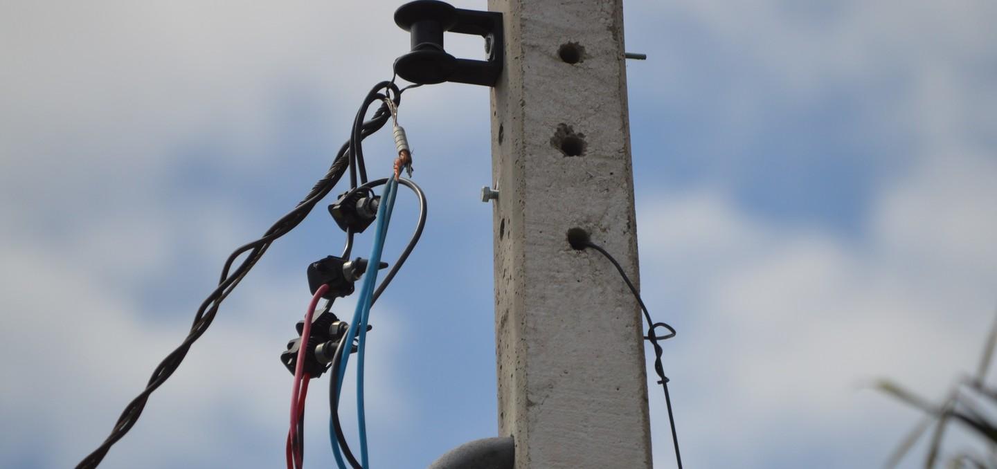 Furto de fios de cobre deixa residência sem energia em Apucarana