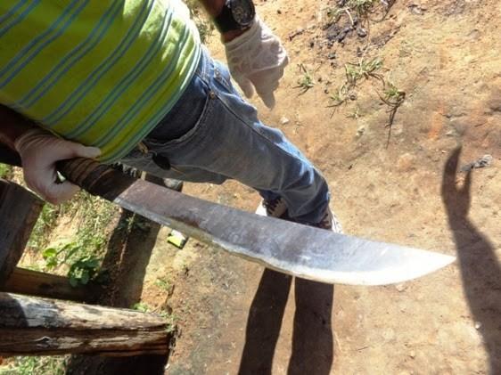 Homem não identificado ameaça idosa e destrói bens com facão em Mauá da Serra