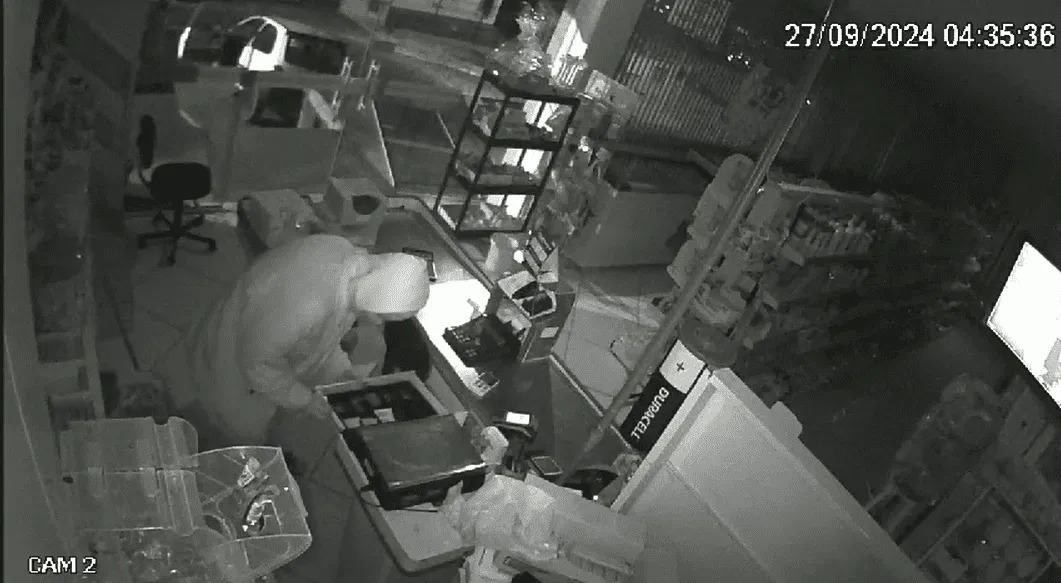 Mercearia é arrombada e furtada no centro de São João do Ivaí