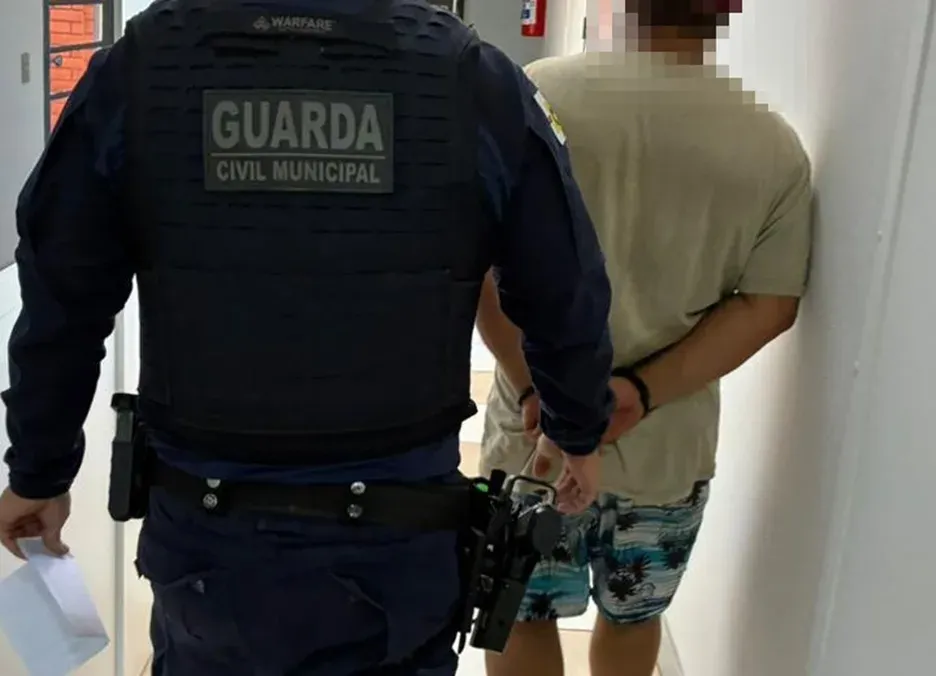 Motorista agressivo é detido após ameaçar motociclista e resistir à PM em Apucarana