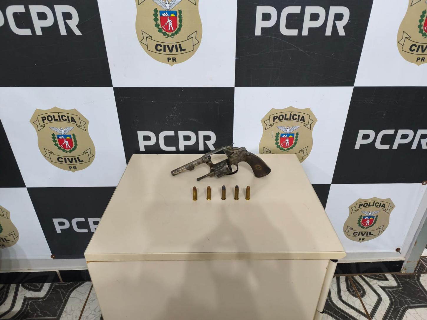 Polícia Civil prende homem por porte ilegal de arma de fogo em Faxinal