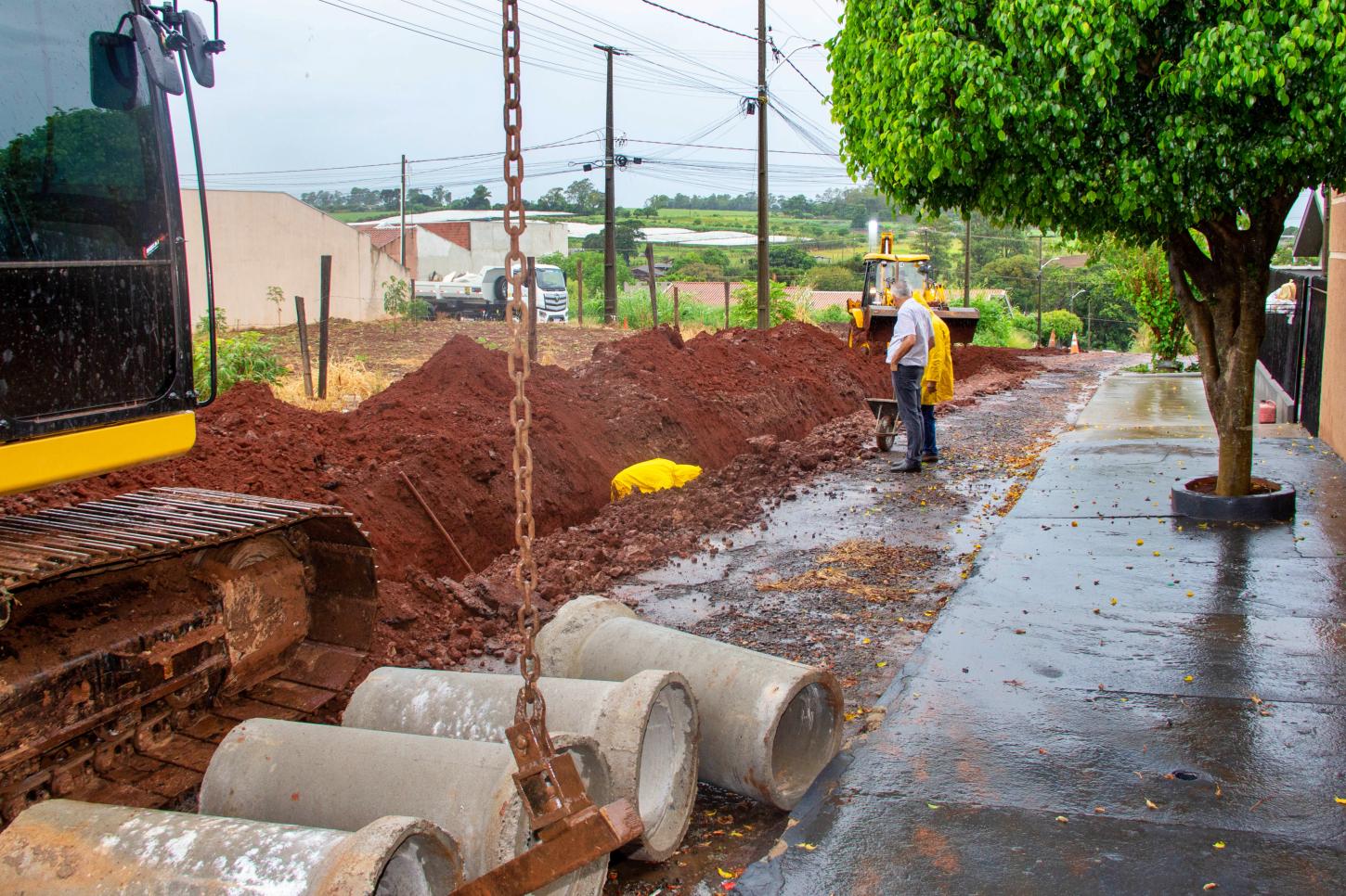 Prefeitura de Faxinal inicia desobstrução de galerias pluviais para retomar obras