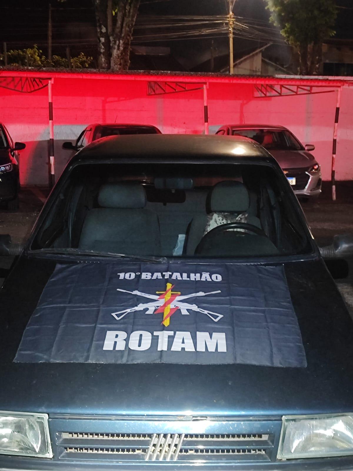 ROTAM recupera Fiat Uno furtado em Apucarana após denúncia