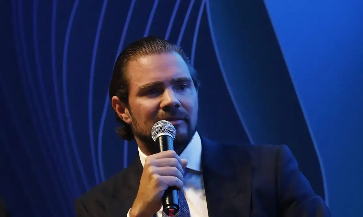 Banqueiro do Banco Master é detido na terceira fase da Operação Compliance Zero por fraudes bilionárias e ameaças