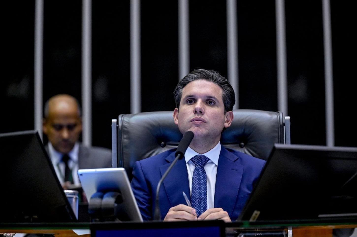 Câmara aprova urgência para expandir limites do MEI e impulsionar pequenos empreendedores