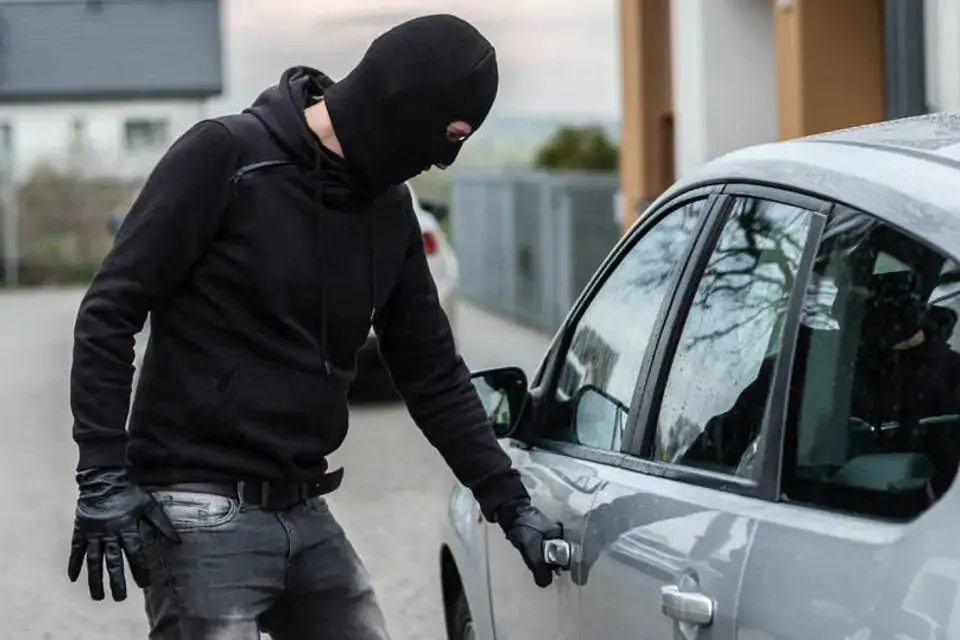 Carro furtado em Apucarana: Hyundai i30 some com ferramentas de pintura na Avenida Aviação