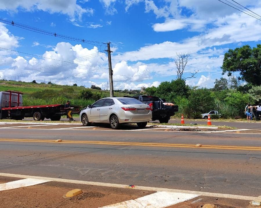 Colisão no trevo de Faxinal deixa veículos danificados, mas sem vítimas