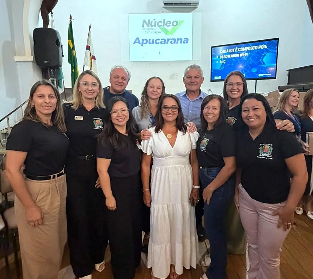 Faxinal recebe kits tecnológicos para fortalecer a educação nas escolas municipais