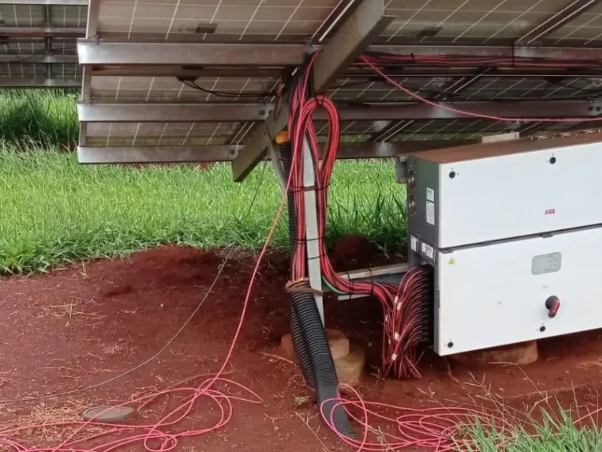Furto qualificado rouba mil metros de cabos em usina solar de chácara em Cambira