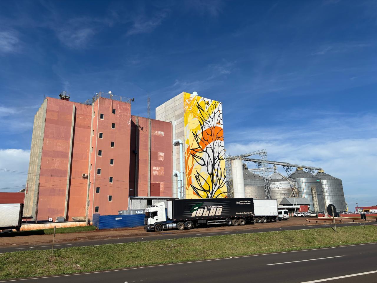 Grafite Gigante de Aveia Transforma Paisagem em Mauá da Serra