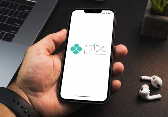 Idoso cai em golpe de estelionato por telefone em Rio Branco do Ivaí