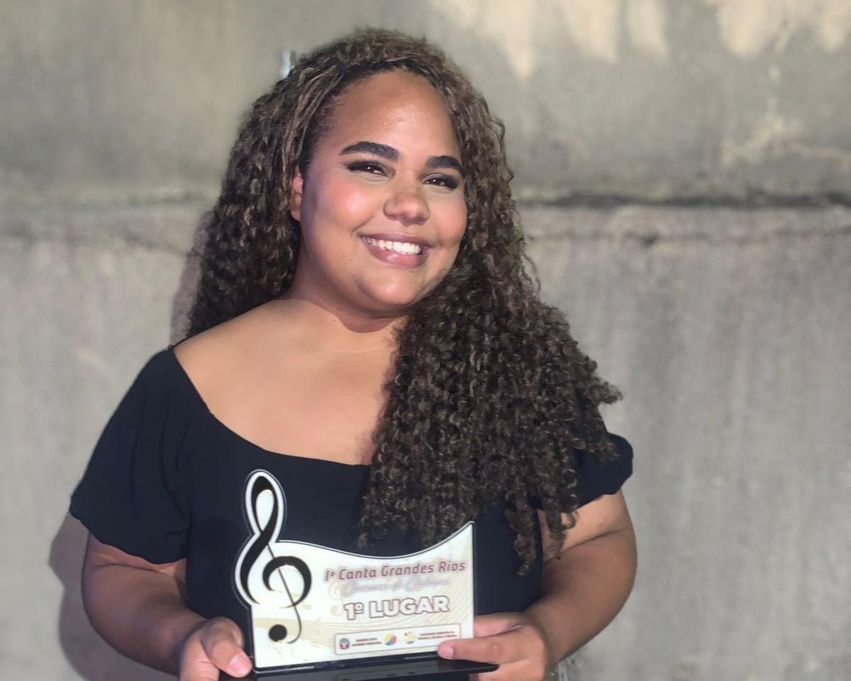 Kelly Gonçalves, de Faxinal, conquista o 1º lugar no Festival Canta Grandes Rios
