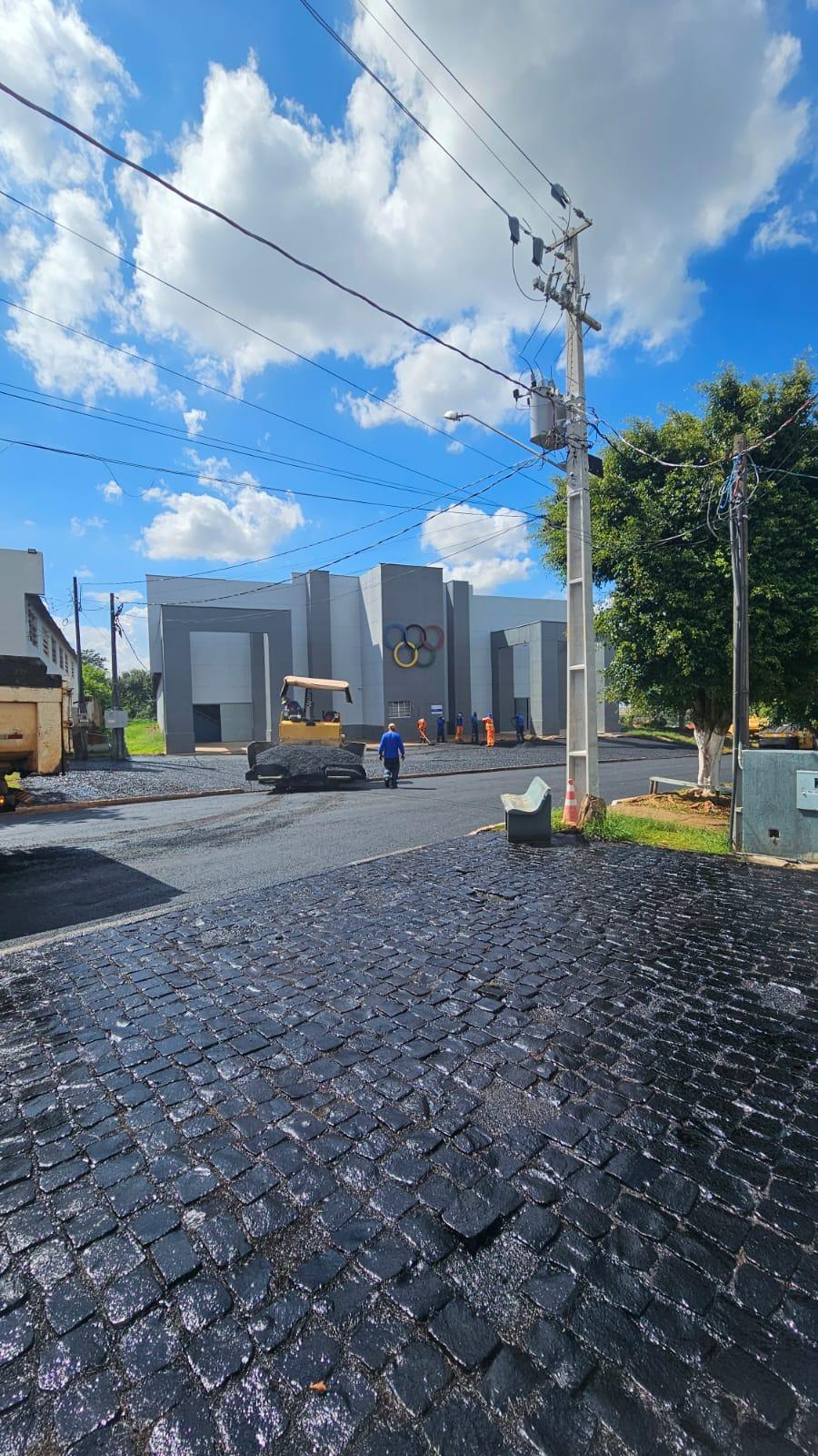 Mauá da Serra avança com pavimentação asfáltica no acesso ao Poliesportivo Macedão