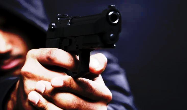 Mulher de 59 anos é rendida por ladrões encapuzados durante arrombamento em Bom Sucesso