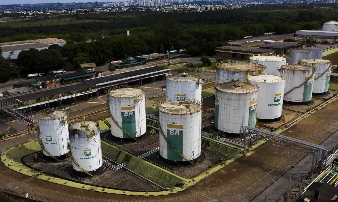 Petrobras reajusta diesel em R$ 0,38 por litro em meio à tensão no Oriente Médio