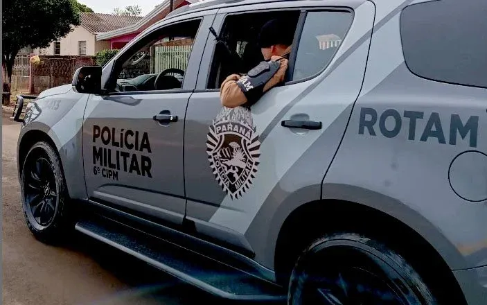 Polícia prende casal por tráfico de drogas em Ivaiporã após denúncias e perseguição