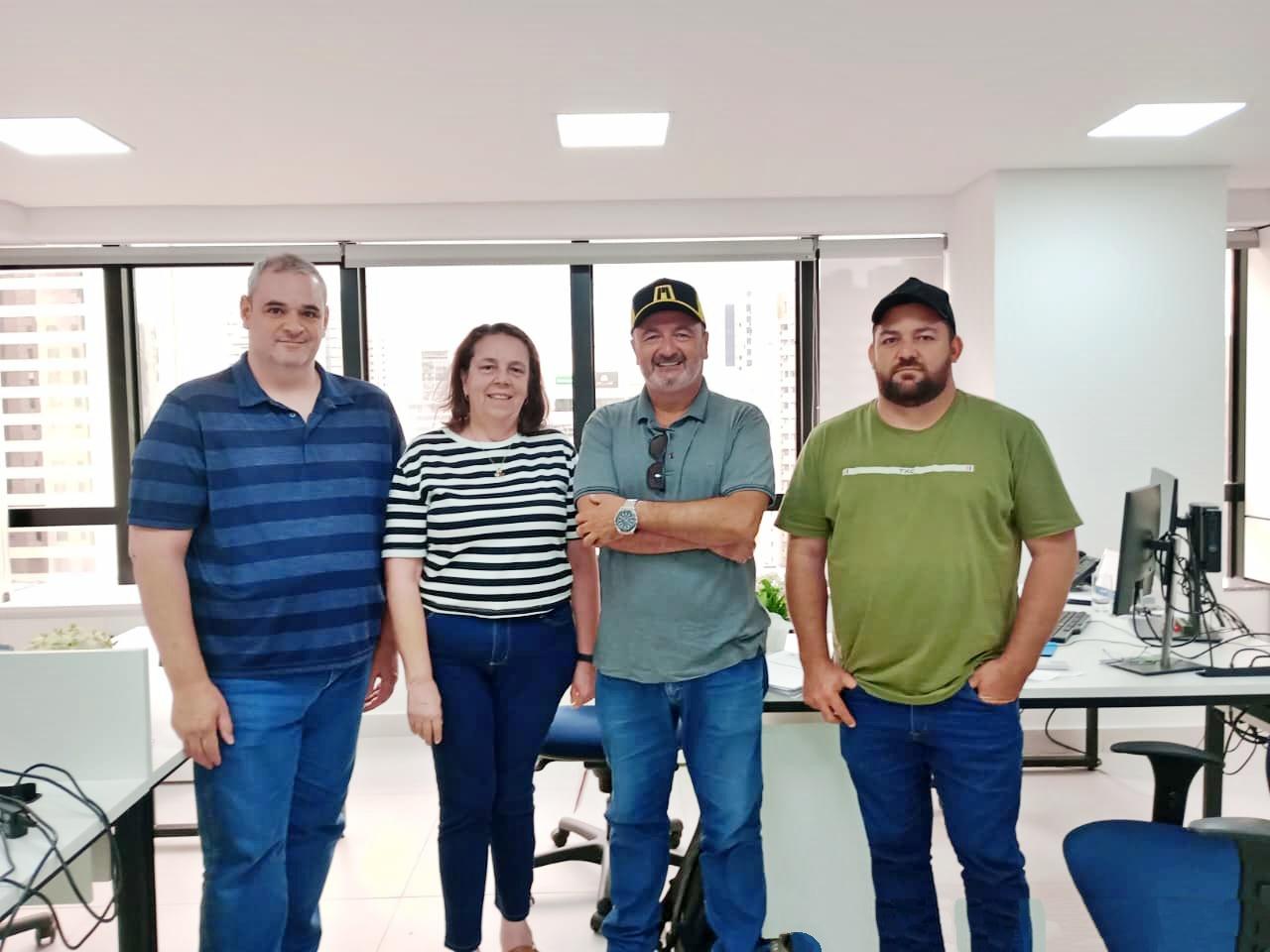 Secretarias de Agricultura e Obras de Faxinal buscam alinhamento de projetos em visita ao Paranacidade em Londrina