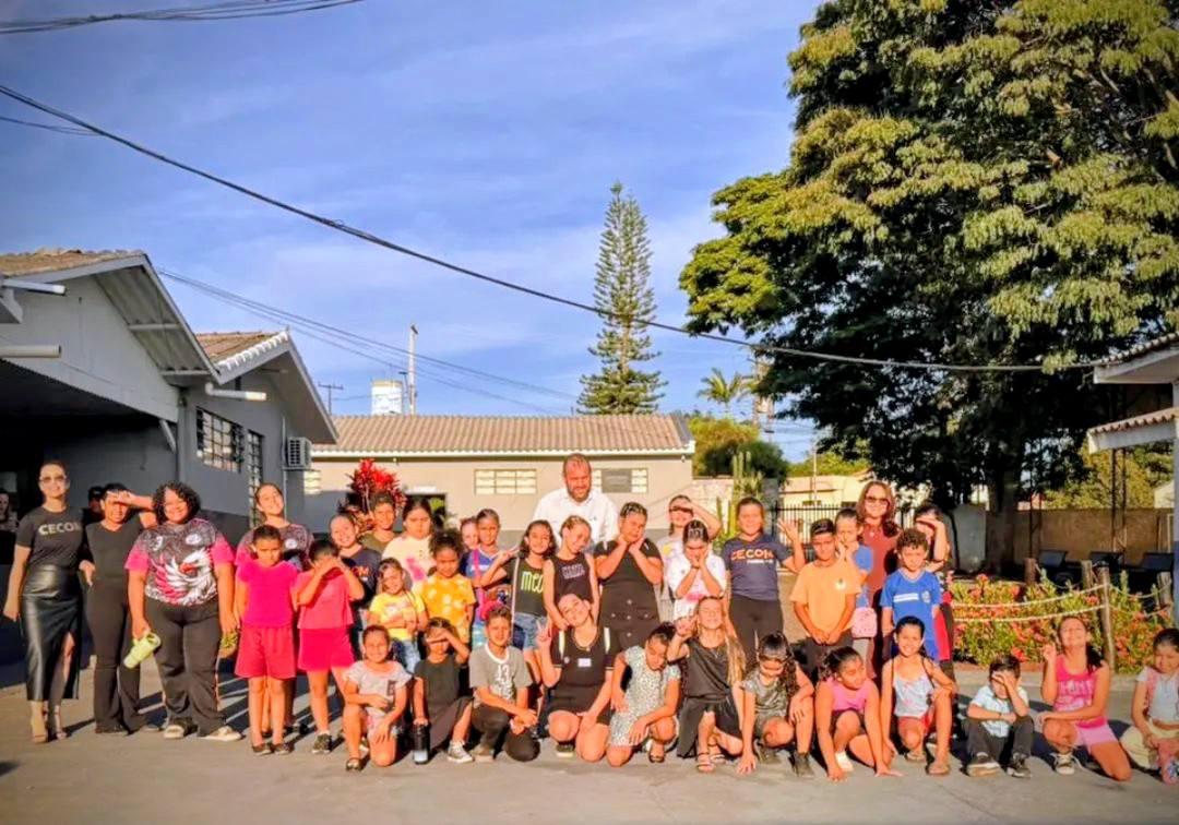 Secretário Rogério Carboni visita Cecom e conhece projetos que atendem crianças e adolescentes em Faxinal