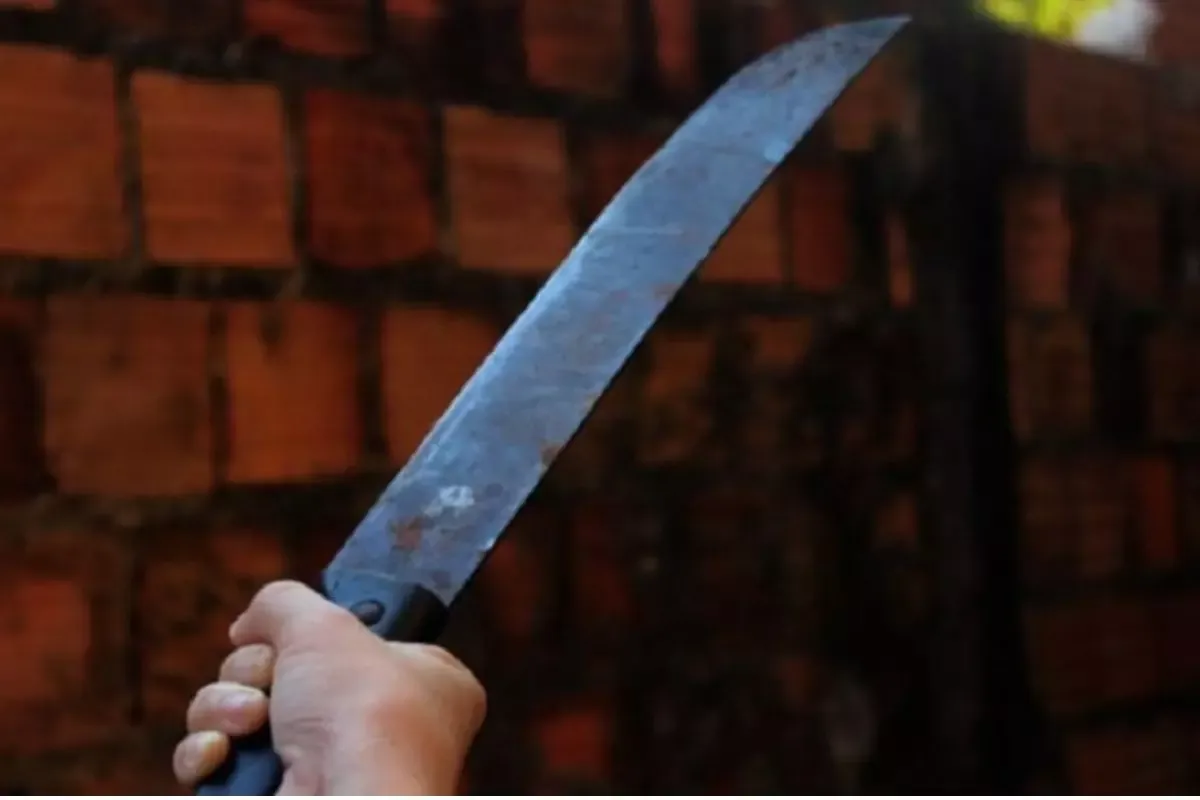 Adolescente é gravemente ferido a facão em bar de Mauá da Serra