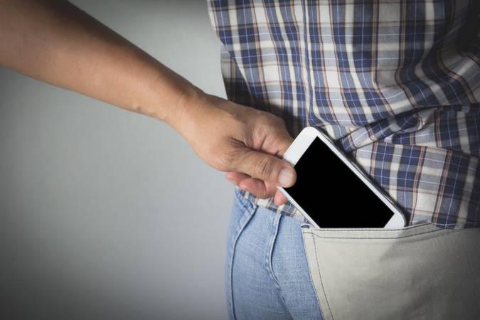 Celular é subtraído dentro de bar no centro de Faxinal