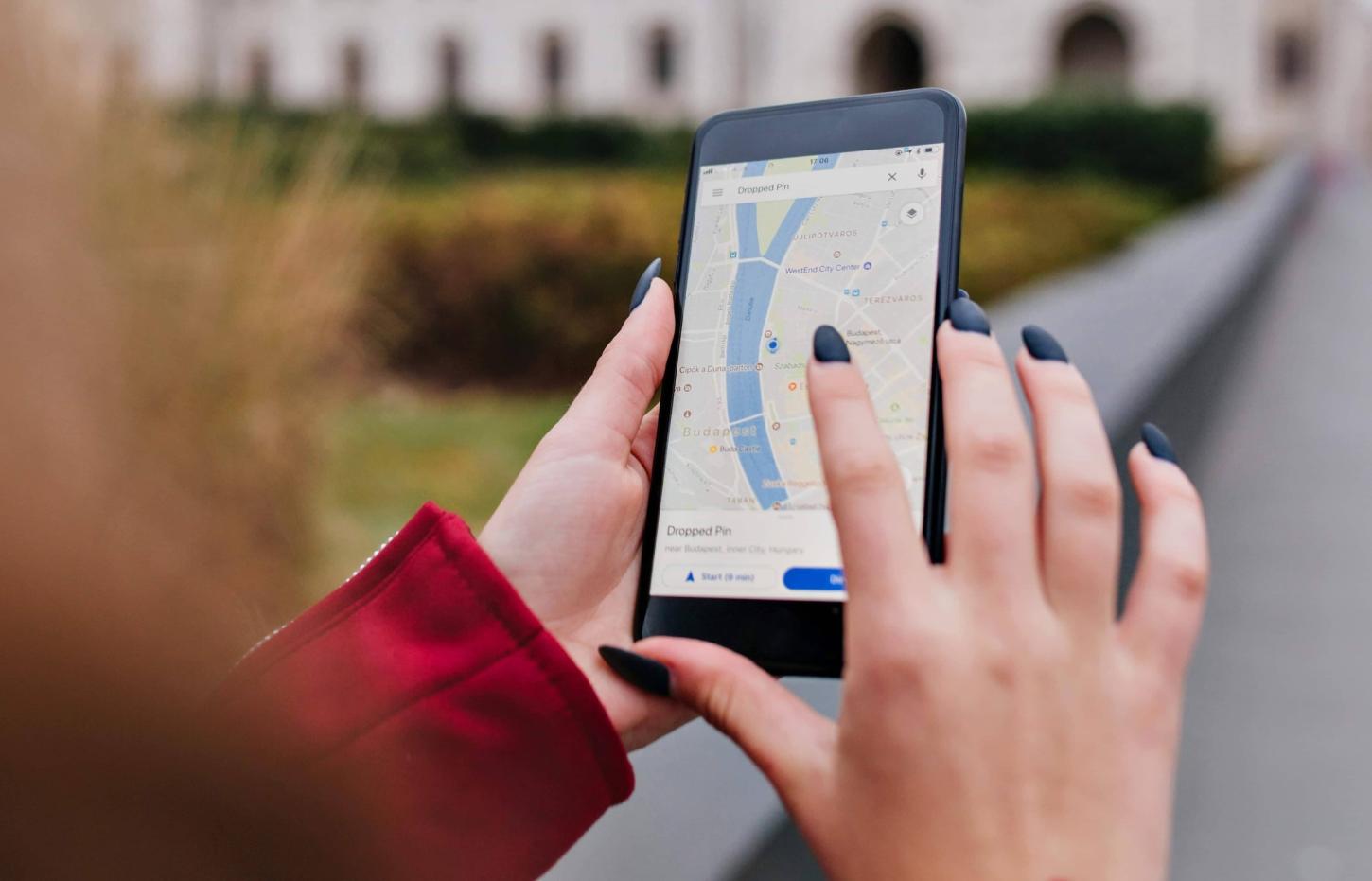 Celular furtado em loja do centro de Apucarana: suspeito foge com aparelho rastreado por GPS