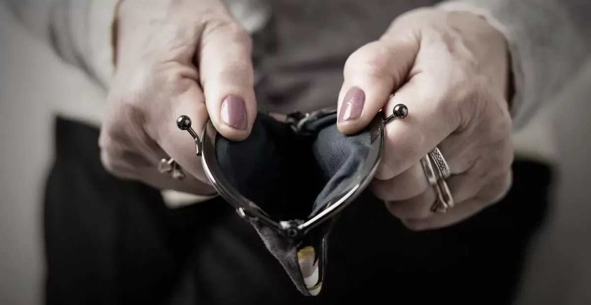 Idosa de 94 anos é denunciada possível golpe em Apucarana