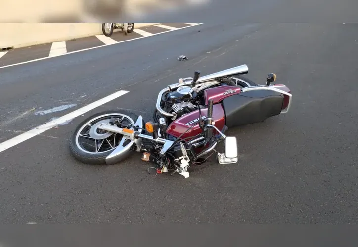 Motoqueiro foge da PM em alta velocidade e causa acidente em Jandaia do Sul