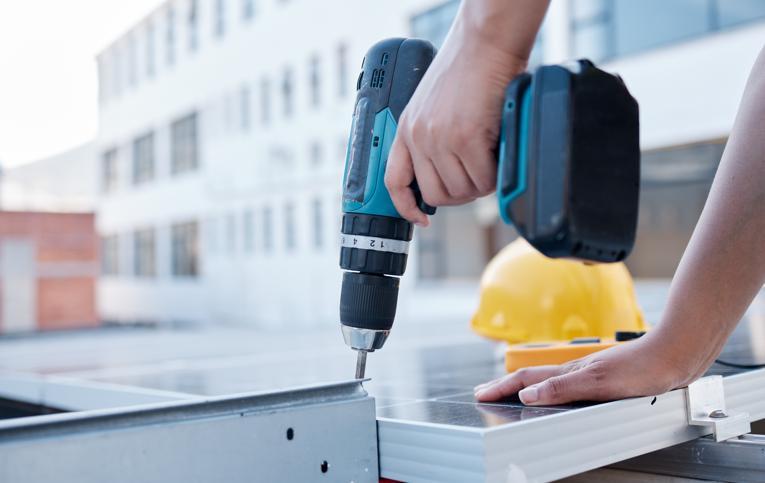 Mulher perfura abdômen de companheiro com furadeira após briga por ciúmes em Jandaia do Sul