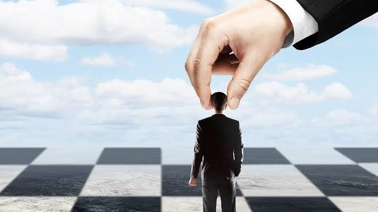 O Poder nas Mãos Certas: Baixo Valor x Alto Caráter