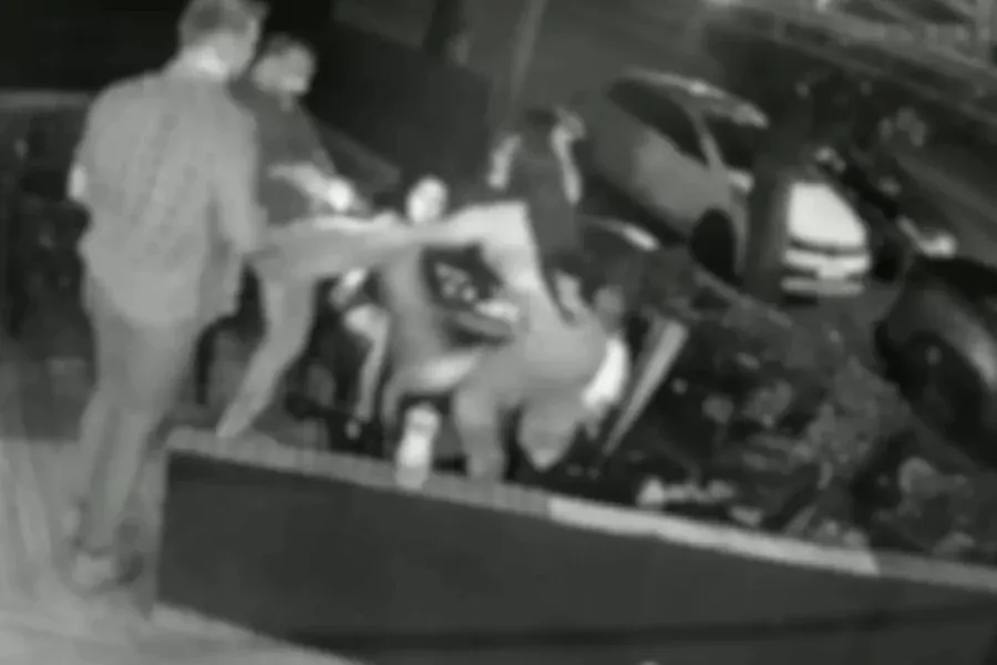 Pai e filho são agredidos por 10 pessoas ao separar briga em Cambira