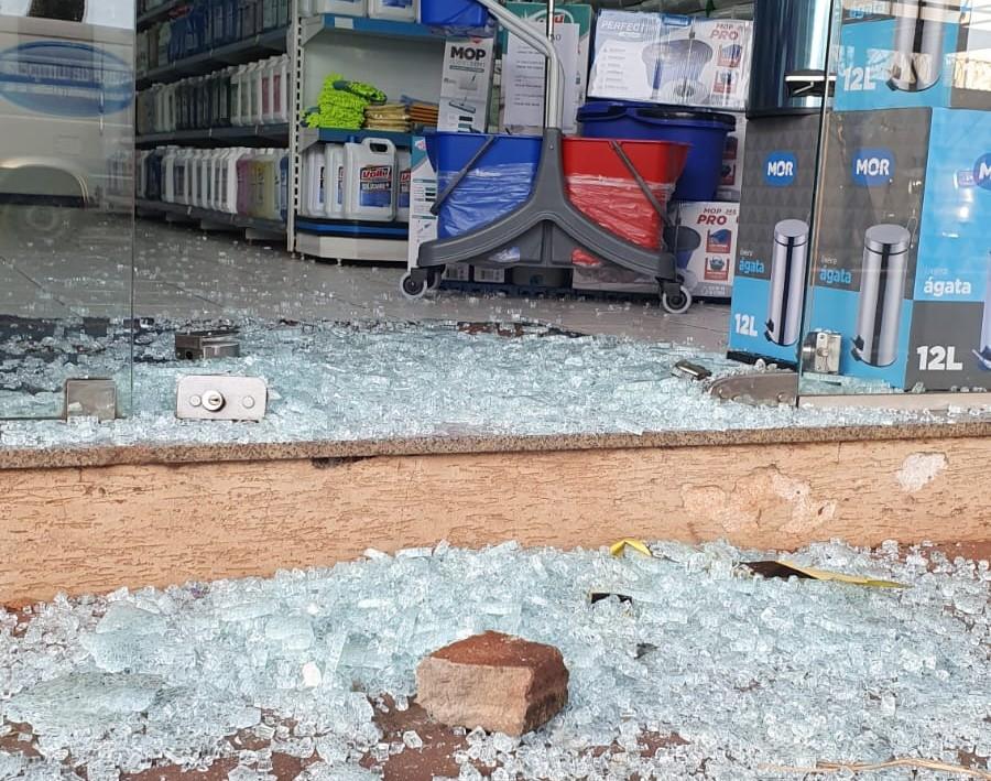 Pequeno comércio é alvo de bandidos em Apucarana