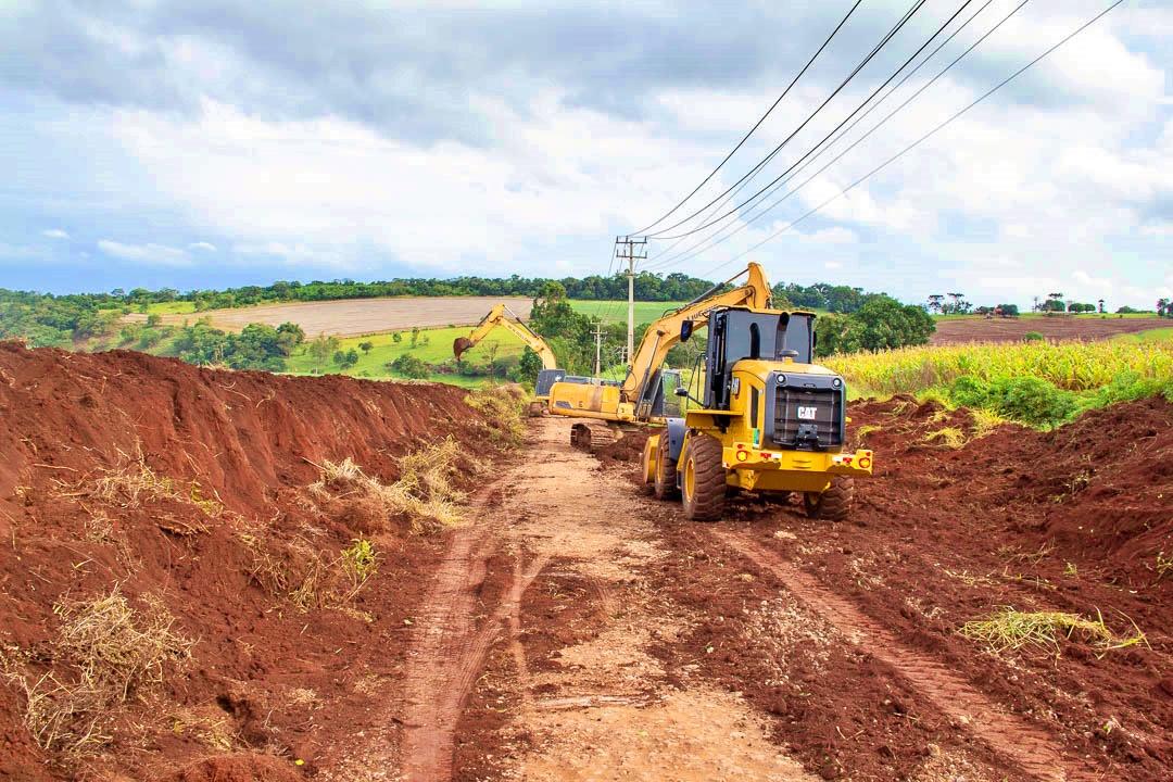 Faxinal avança com pavimentação asfáltica na estrada da Vista Alegre