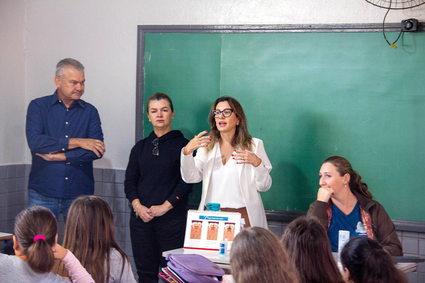 Prefeito acompanha ação de saúde bucal e melhorias na Escola Cecília Meireles em Faxinal