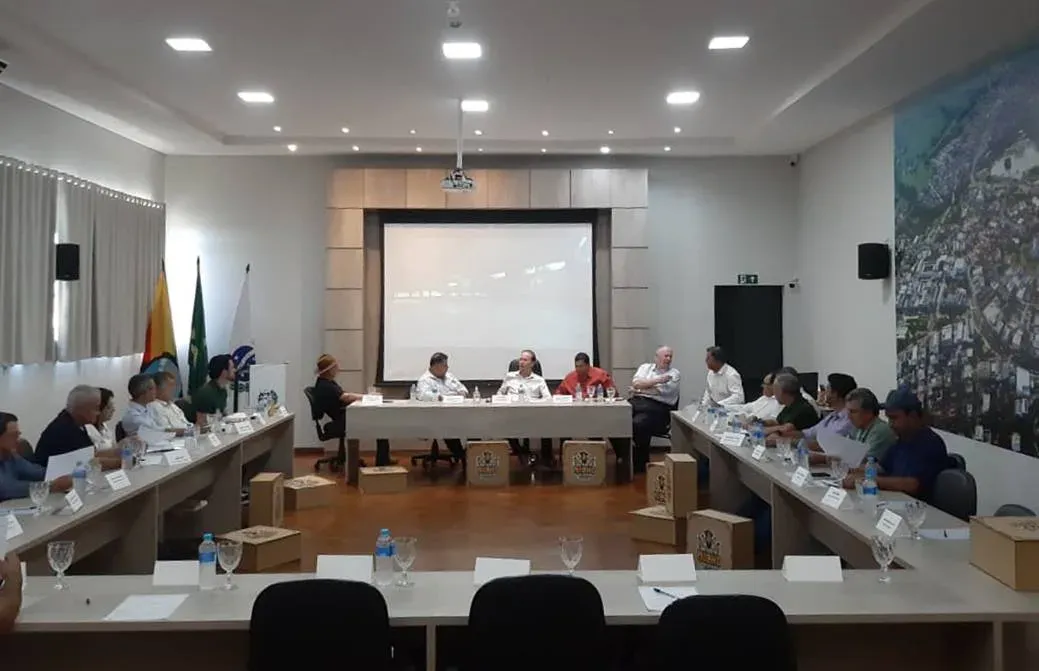 Prefeitos da AMUVI se reúnem em Ivaiporã para planejar demandas regionais