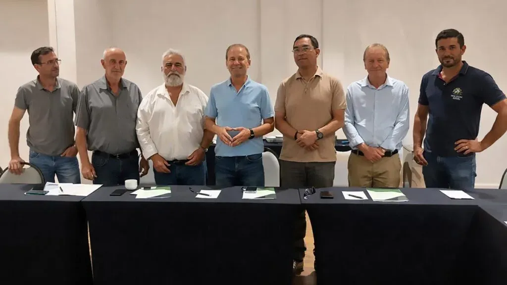 Prefeitos do Vale do Ivaí querem pavimentar estrada até o centro do estado