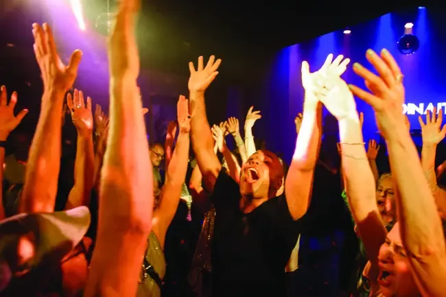 Seguranças apreendem pistola em festa em Apucarana e enfrentam ameaça de grupo armado