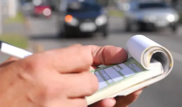 TCE-PR aprova auditoria no Detran para investigar gestão de multas de trânsito