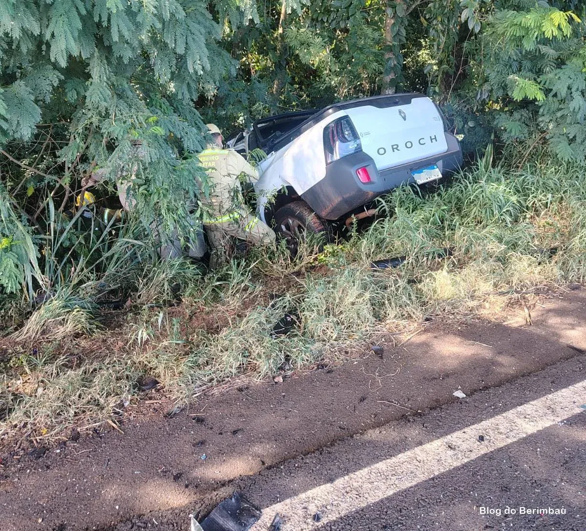 Três mortos em colisão frontal entre caminhão e caminhonete em Lunardelli
