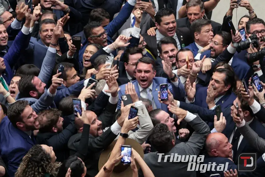 Câmara e Senado derrubam veto de Lula e aprovam redução de penas dos réus do 8 de janeiro