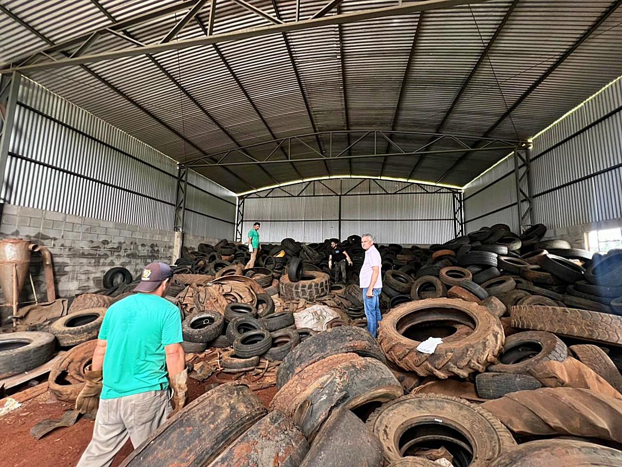 Faxinal destina 12 toneladas de pneus inservíveis para reciclagem e reforça combate à dengue